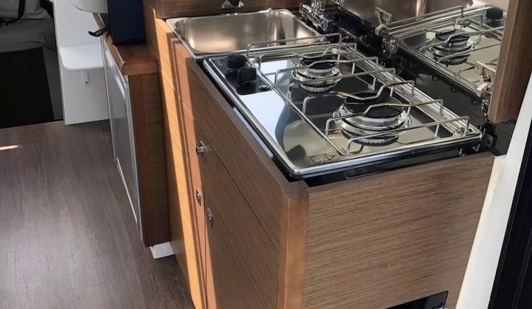 Jeanneau Merry Fisher 895