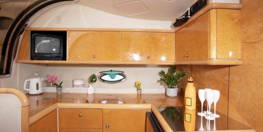 Sunseeker Mustique 42