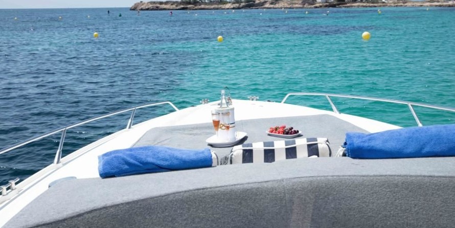 Sunseeker Mustique 42