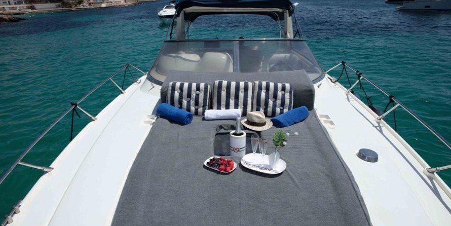 Sunseeker Mustique 42