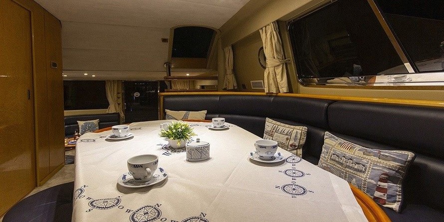 Fairline Squadron 65