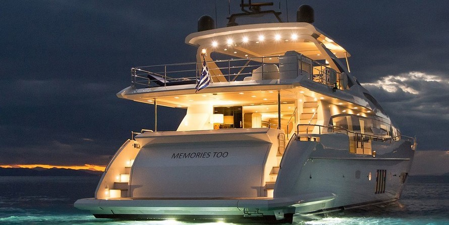 Azimut Grande 30 METRI