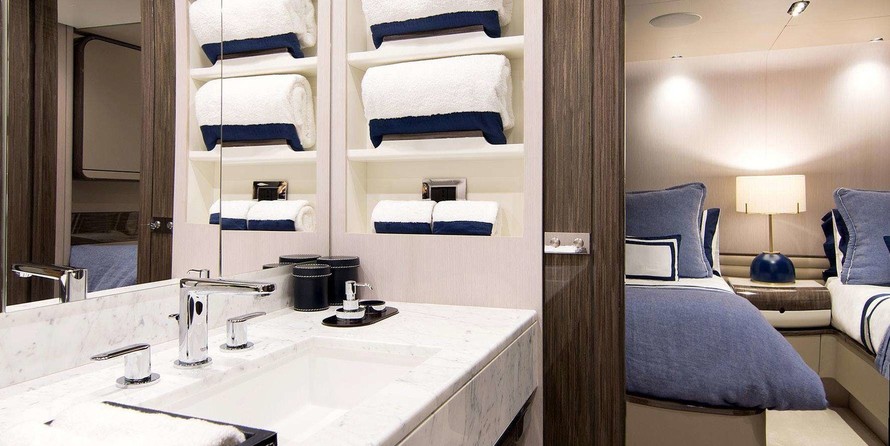 Azimut Grande 30 METRI