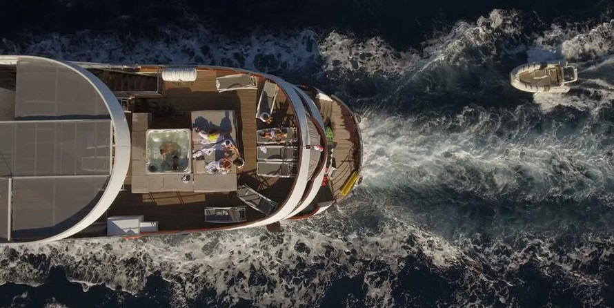 Luxury motor yacht pearl 60