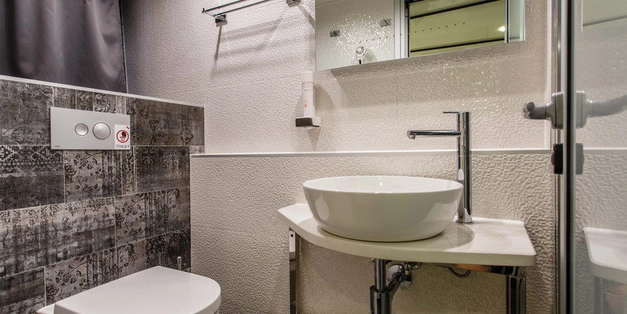 Luxury motor yacht pearl 60