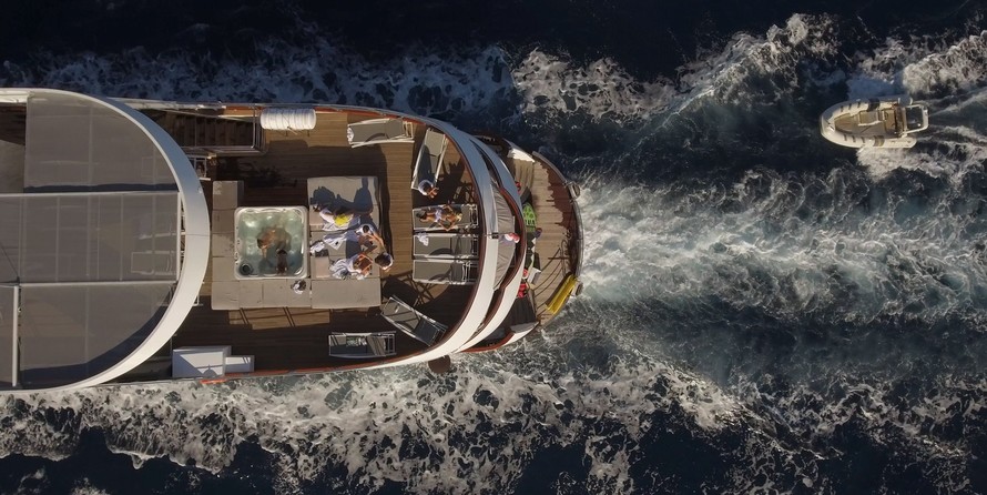 Luxury motor yacht pearl 60