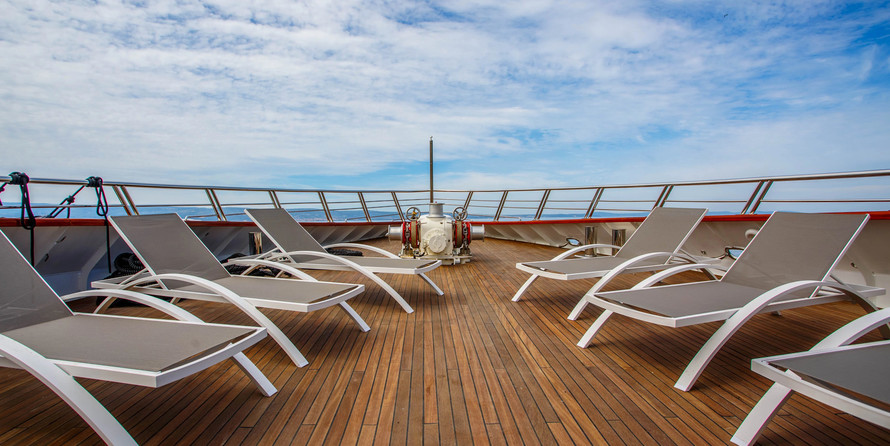 Luxury motor yacht pearl 60