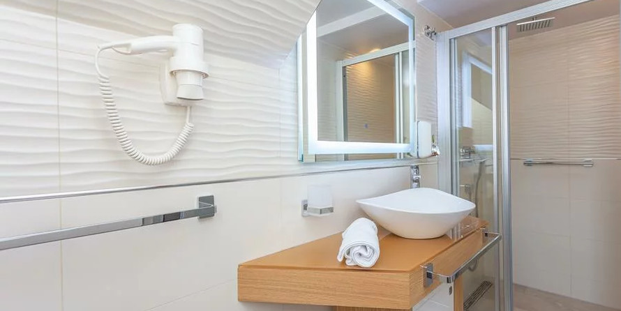 Luxury motor yacht pearl 60