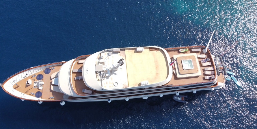 Luxury motor yacht pearl 60