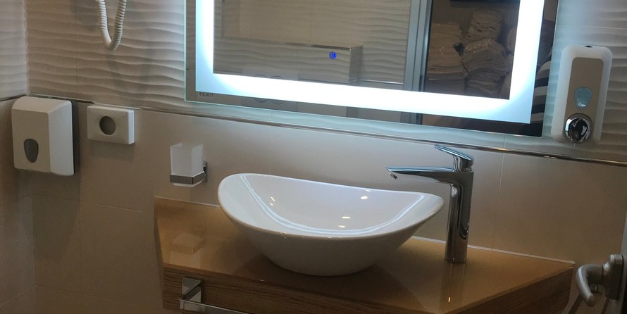 Luxury motor yacht pearl 60