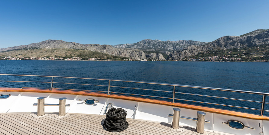 Luxury motor yacht pearl 60