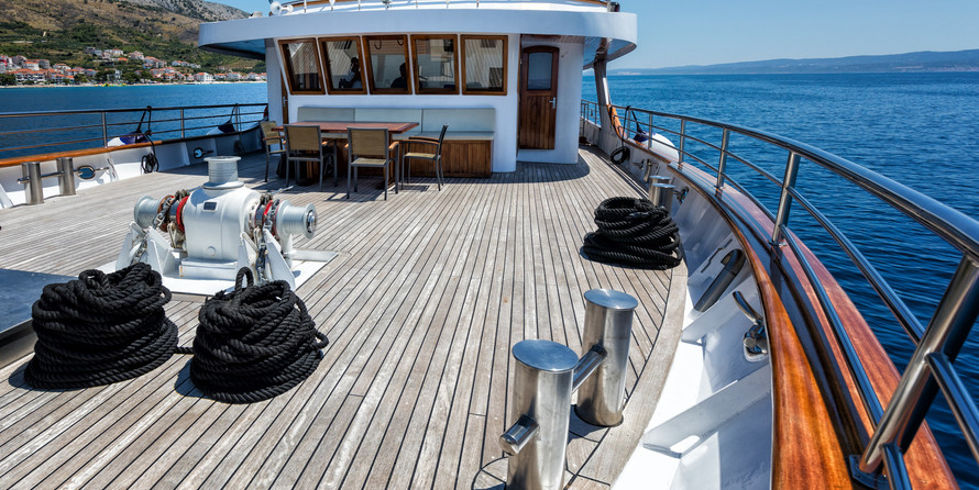 Luxury motor yacht pearl 60