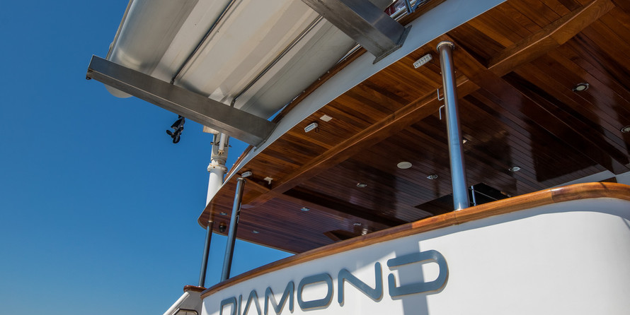 Luxury motor yacht pearl 60