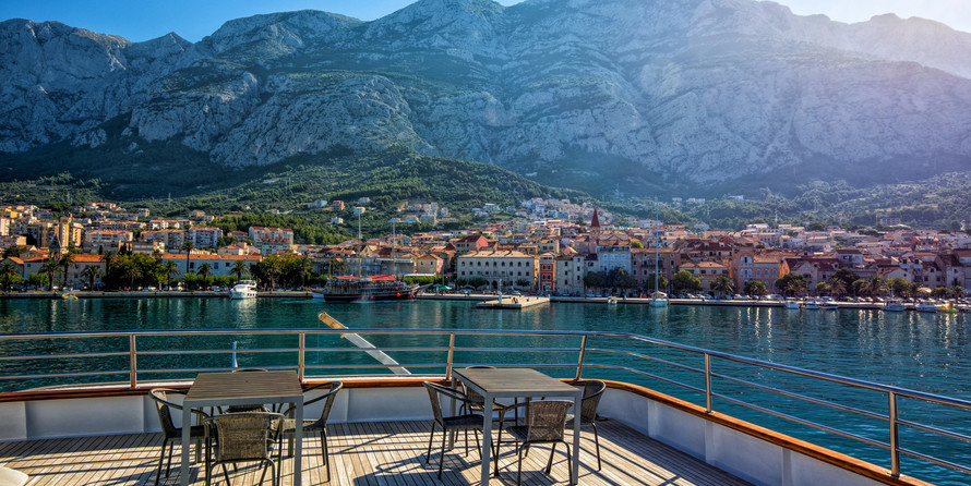 Luxury motor yacht pearl 60