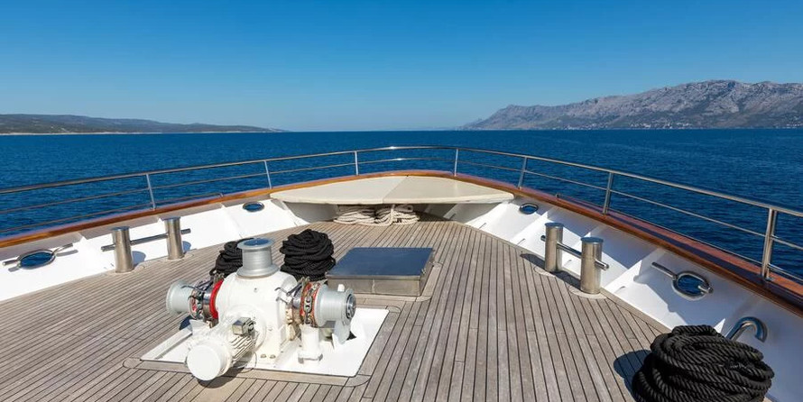 Luxury motor yacht pearl 60