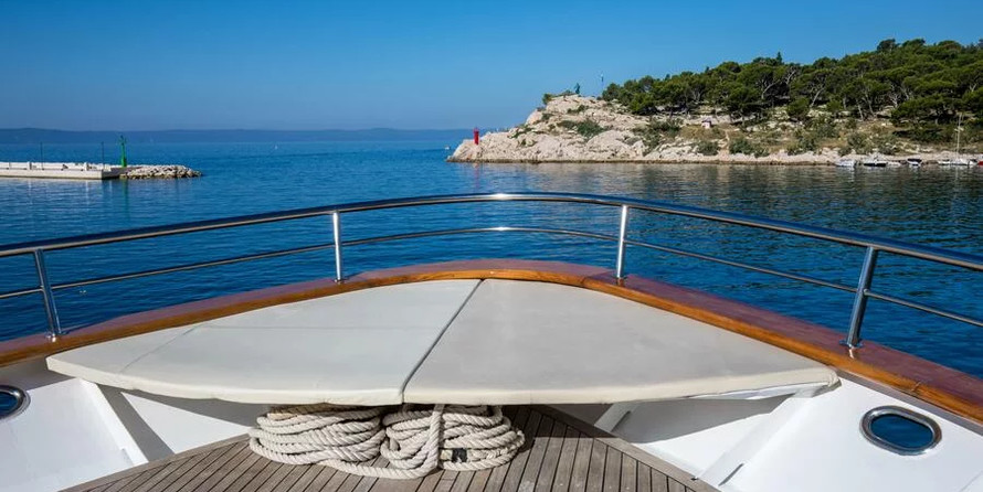 Luxury motor yacht pearl 60