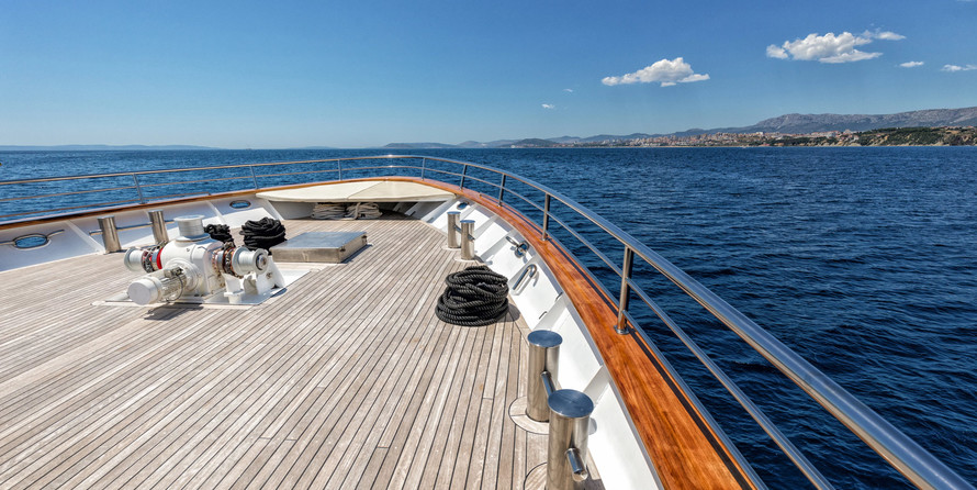 Luxury motor yacht pearl 60