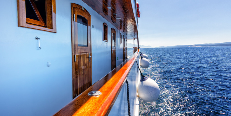 Luxury motor yacht pearl 60