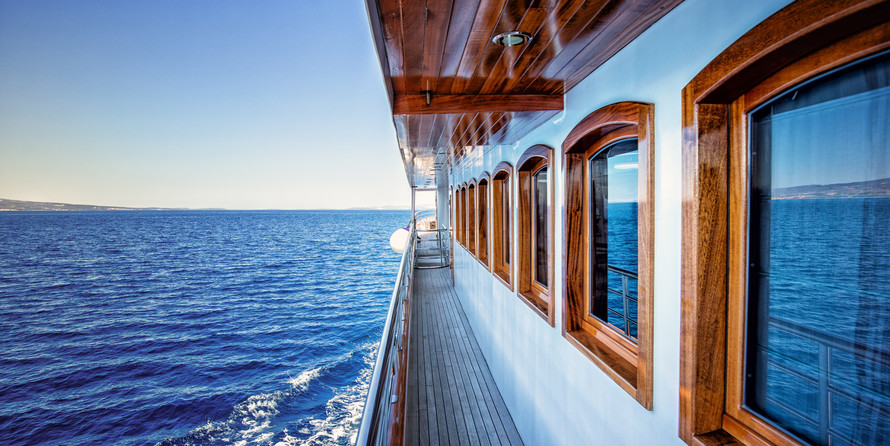 Luxury motor yacht pearl 60