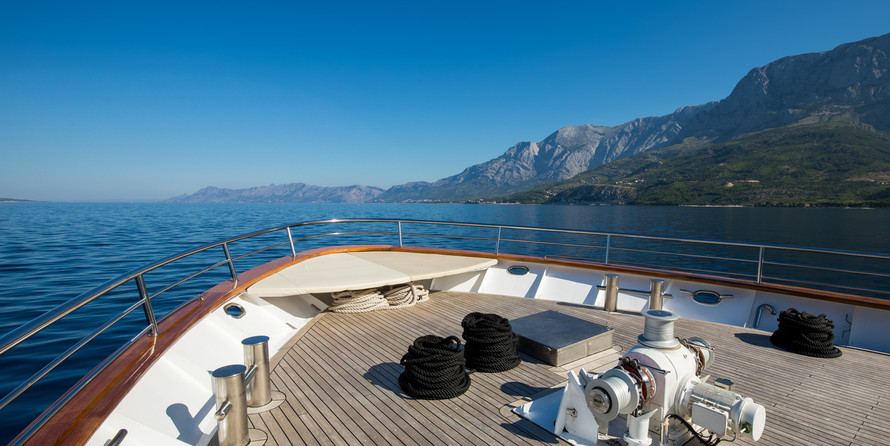 Luxury motor yacht pearl 60