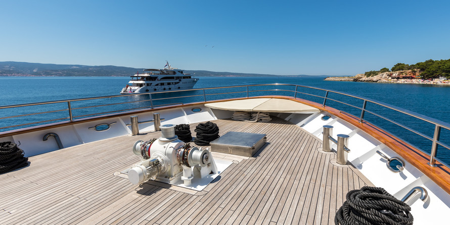 Luxury motor yacht pearl 60
