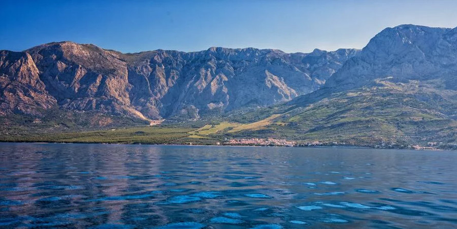 Luxury motor yacht pearl 60