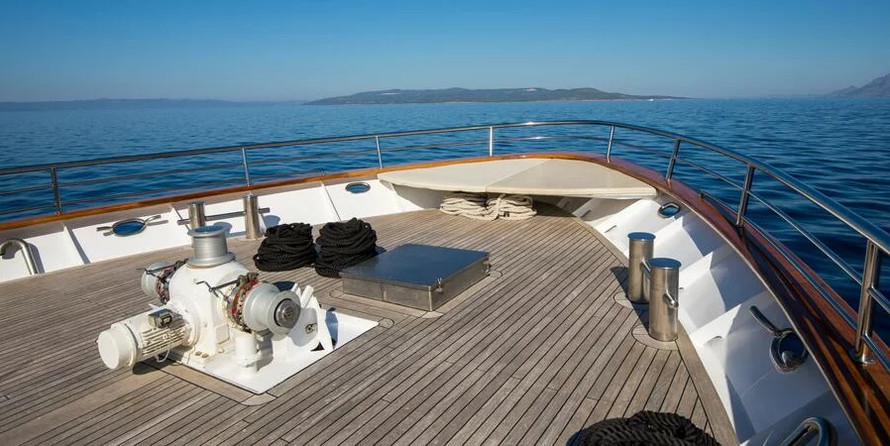 Luxury motor yacht pearl 60