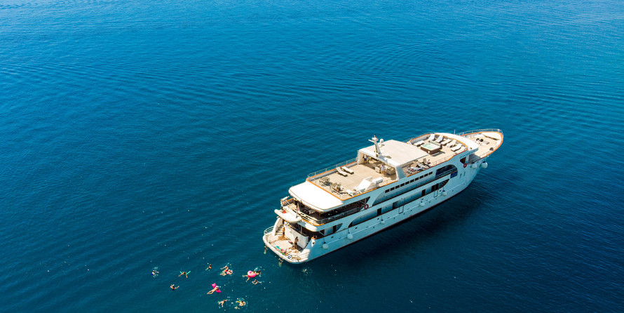 Luxury motor yacht pearl 60