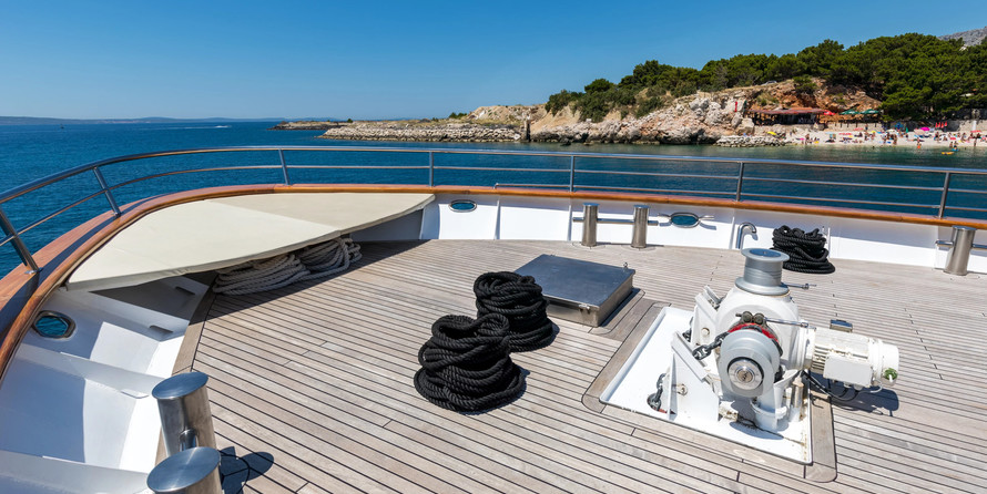 Luxury motor yacht pearl 60