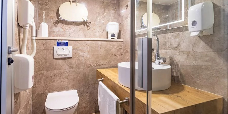 Luxury motor yacht pearl 60