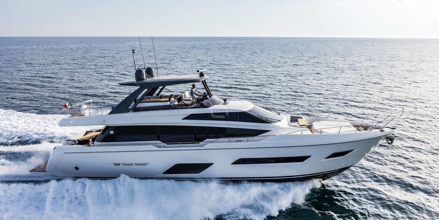 Ferretti 780