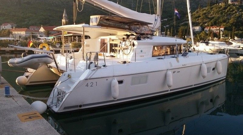 Lagoon 421