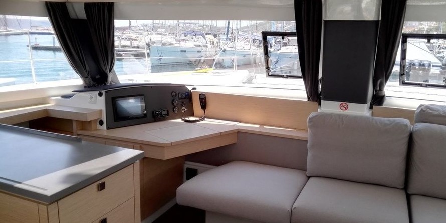 Fountaine Pajot Helia 44