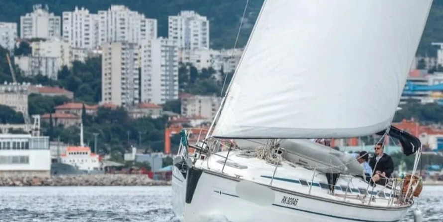 Bavaria 44