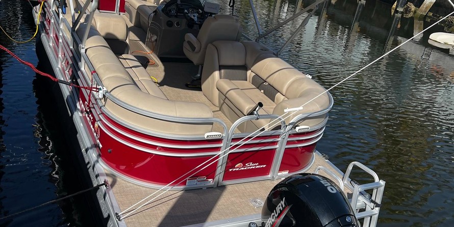 Sun Tracker Party Barge 22 XP3