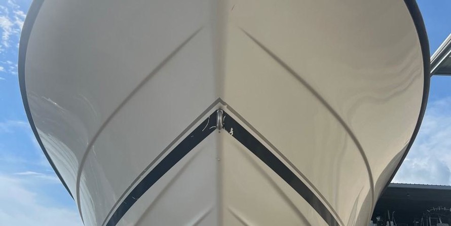 Pursuit 2870 center console