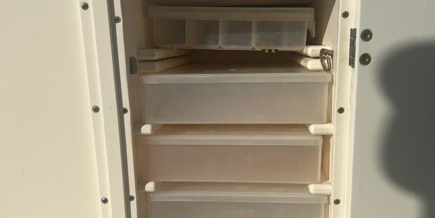 Pursuit 2870 center console