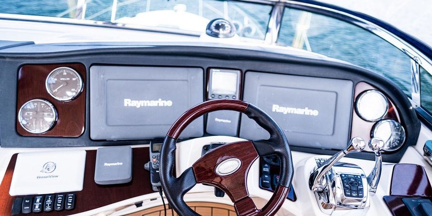 Meridian 441 Sedan