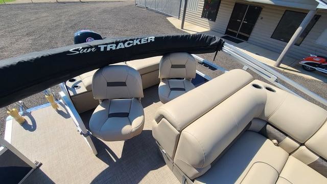 Sun Tracker SportFish 22 DLX