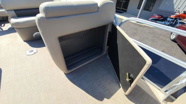 Sun Tracker SportFish 22 DLX