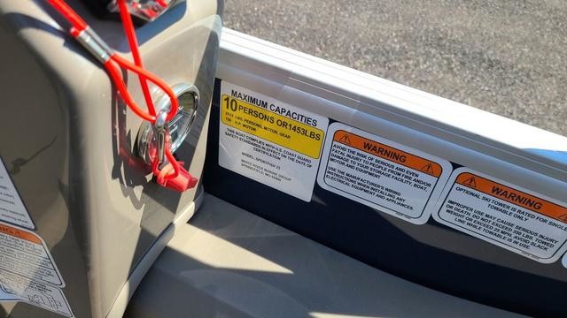 Sun Tracker SportFish 22 DLX