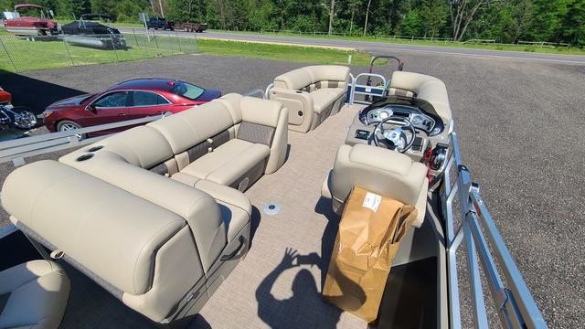 Sun Tracker SportFish 22 DLX