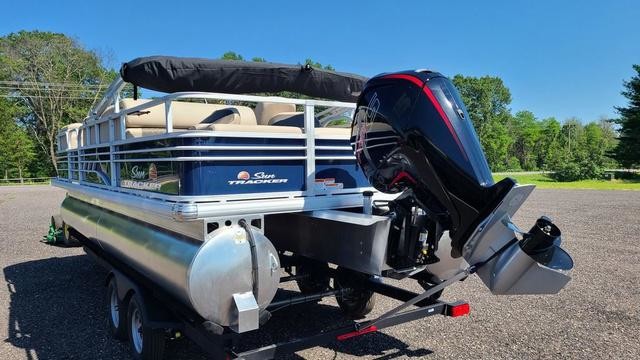 Sun Tracker SportFish 22 DLX