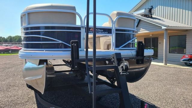 Sun Tracker SportFish 22 DLX