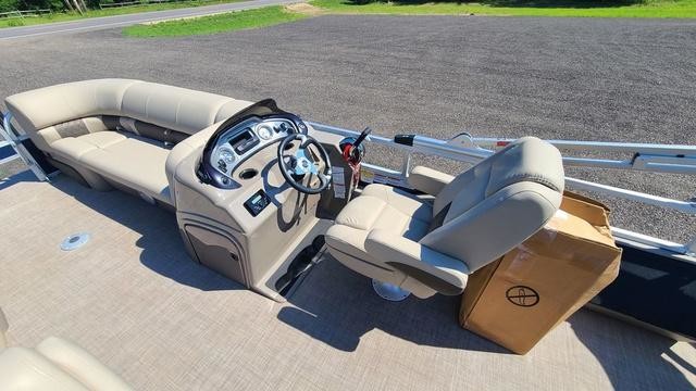 Sun Tracker SportFish 22 DLX