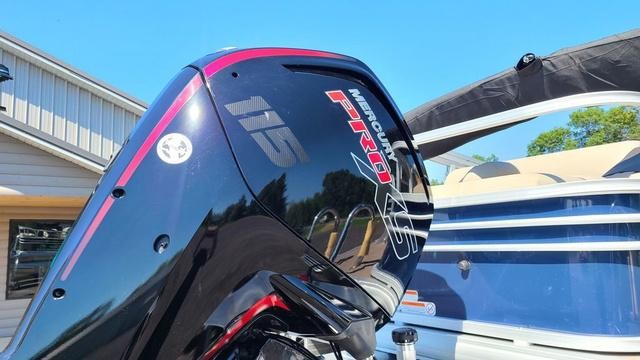 Sun Tracker SportFish 22 DLX