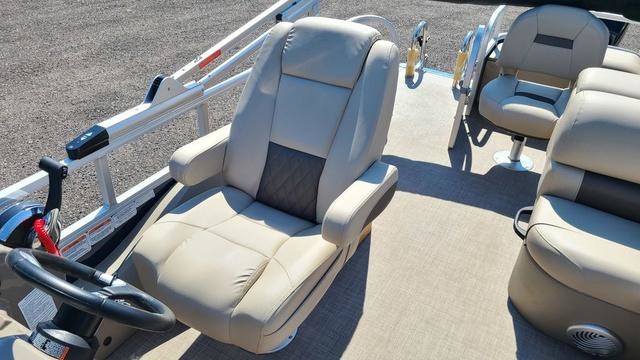 Sun Tracker SportFish 22 DLX