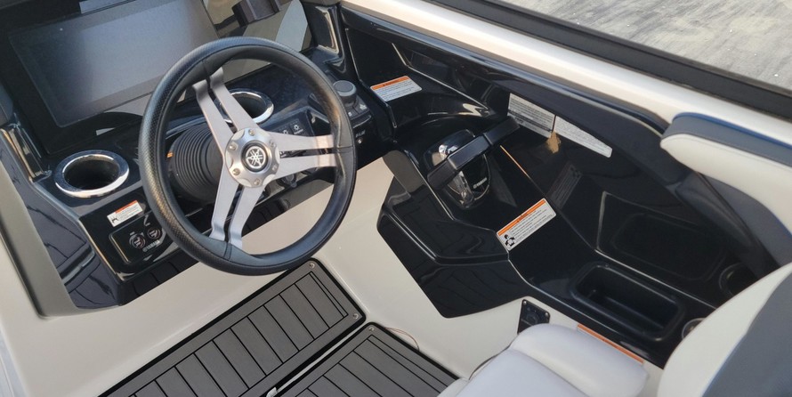 Yamaha 242 LIMITED S E-SERIES