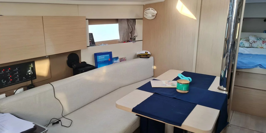 Beneteau Oceanis 38.1