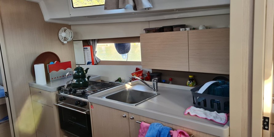 Beneteau Oceanis 38.1